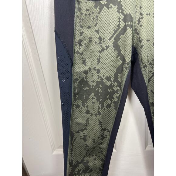 Lululemon Beyond Boundaries Ziggy Green Snake Butter Black Legging 6 - Picture 4 of 11